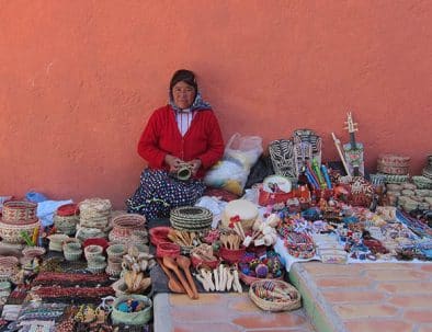 Artesanía Mexicana hecha a mano por las señoras Rarámuris